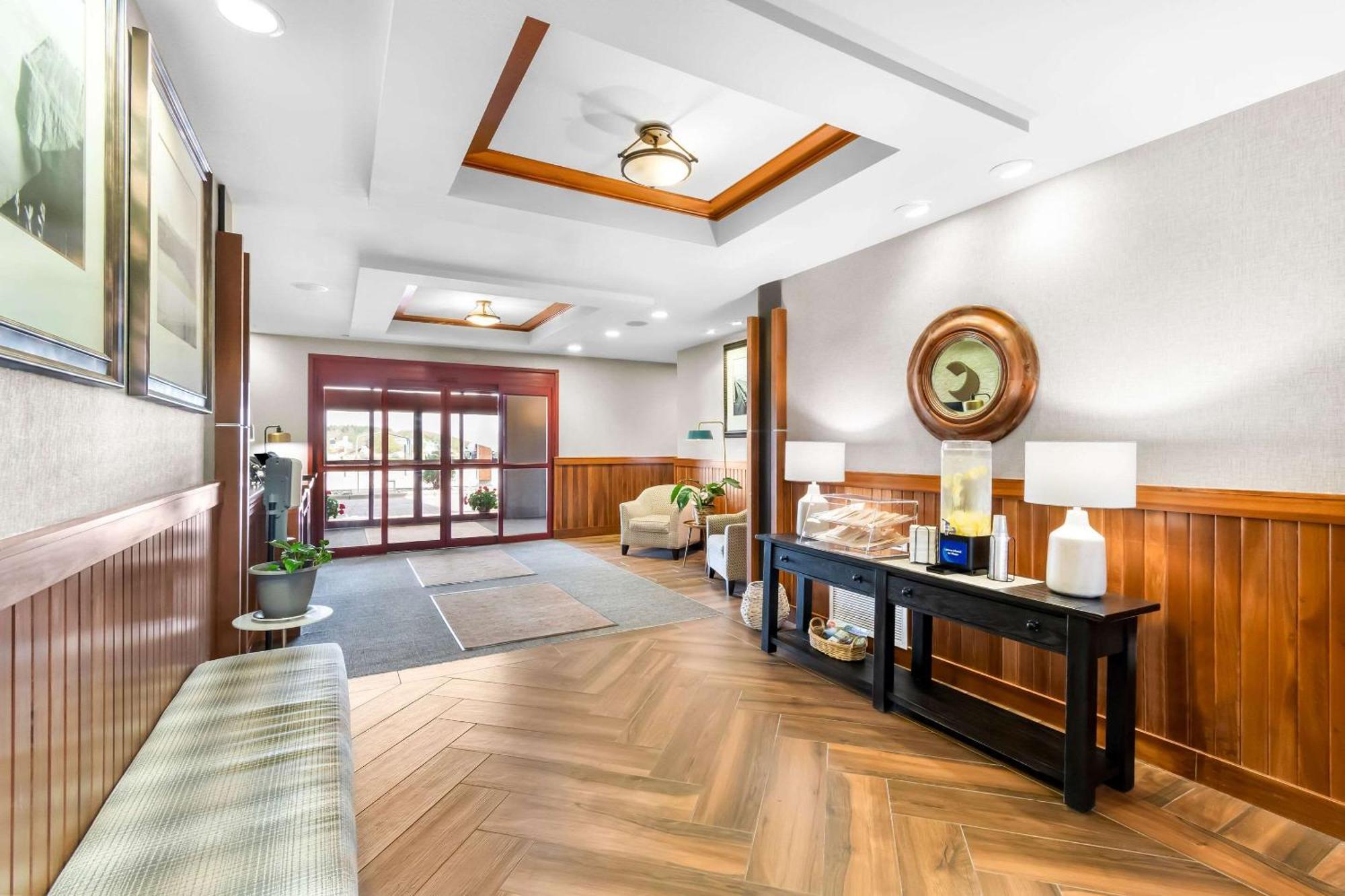 Comfort Inn & Suites Mountain Iron And Virginia מראה חיצוני תמונה