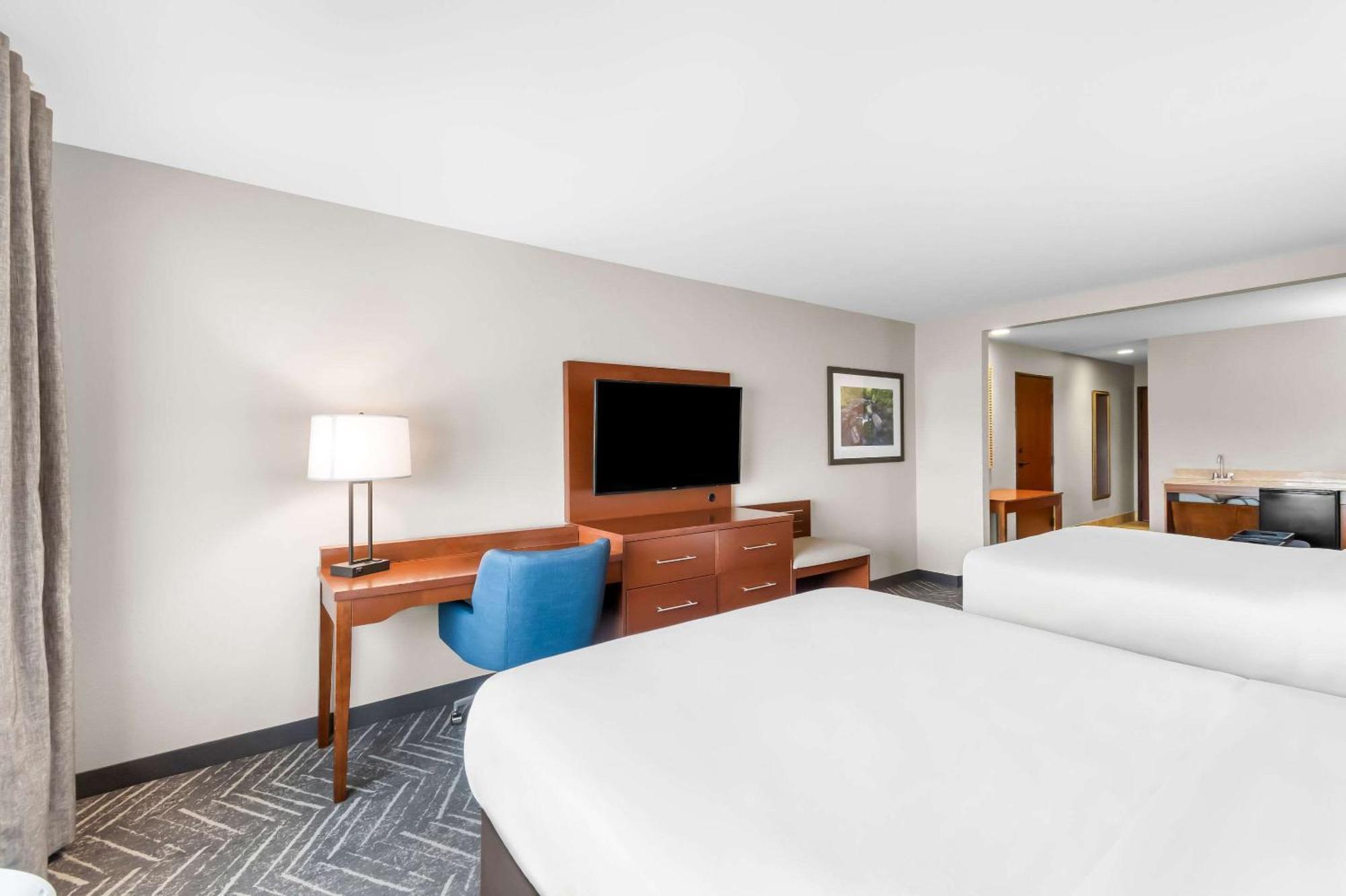 Comfort Inn & Suites Mountain Iron And Virginia מראה חיצוני תמונה