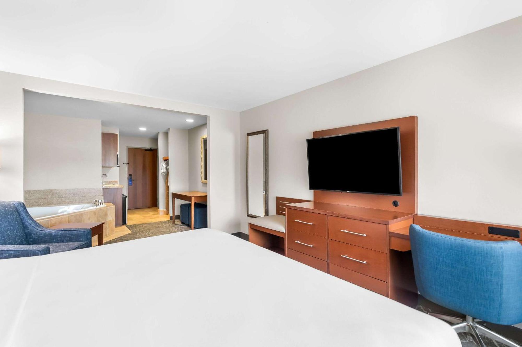 Comfort Inn & Suites Mountain Iron And Virginia מראה חיצוני תמונה