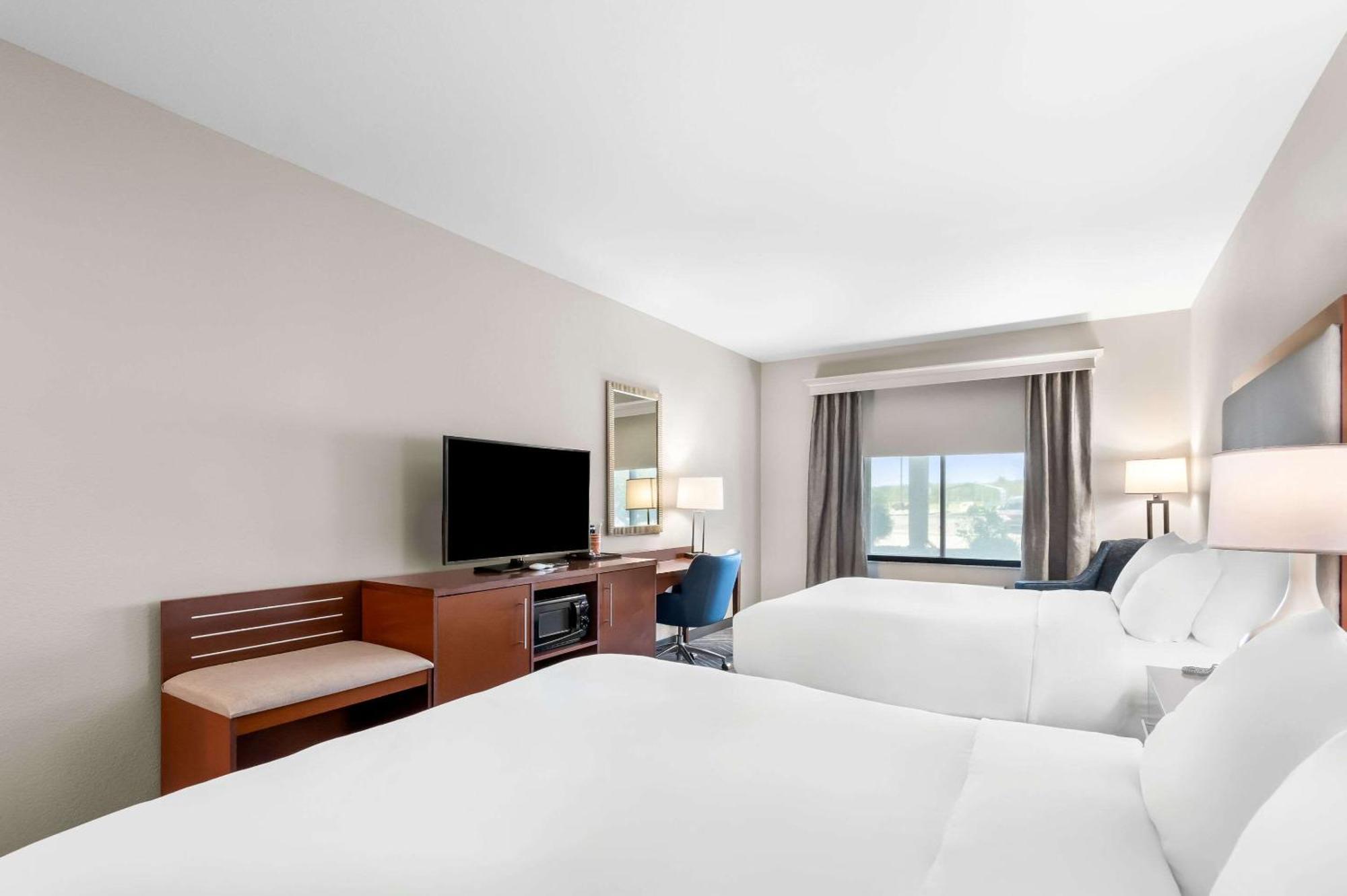 Comfort Inn & Suites Mountain Iron And Virginia מראה חיצוני תמונה