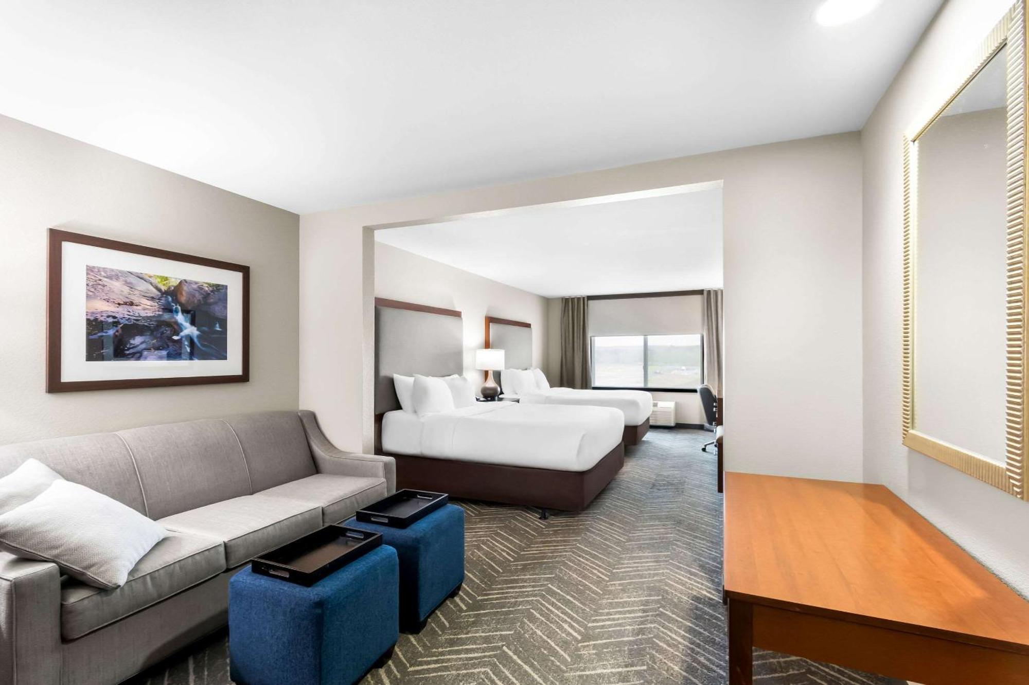 Comfort Inn & Suites Mountain Iron And Virginia מראה חיצוני תמונה