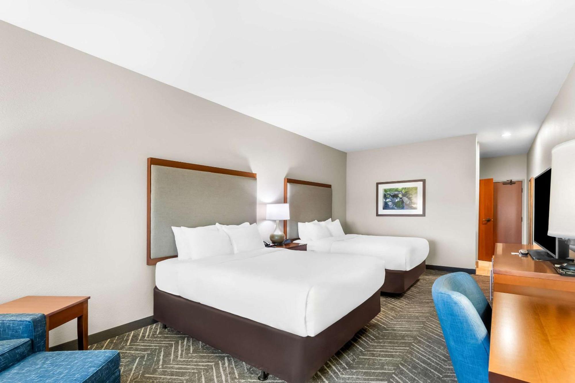 Comfort Inn & Suites Mountain Iron And Virginia מראה חיצוני תמונה